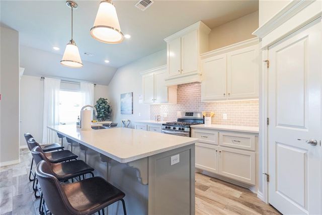 9108 NW 121st Terrace, Yukon, OK 73099