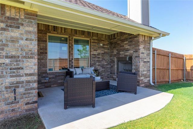 9108 NW 121st Terrace, Yukon, OK 73099