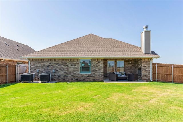 9108 NW 121st Terrace, Yukon, OK 73099