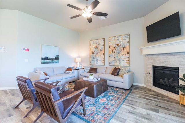 9108 NW 121st Terrace, Yukon, OK 73099