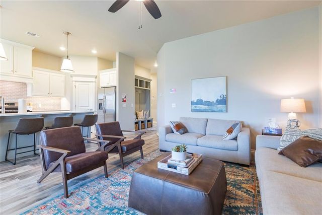 9108 NW 121st Terrace, Yukon, OK 73099