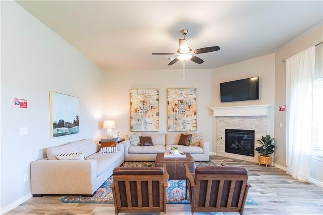 9108 NW 121st Terrace, Yukon, OK 73099