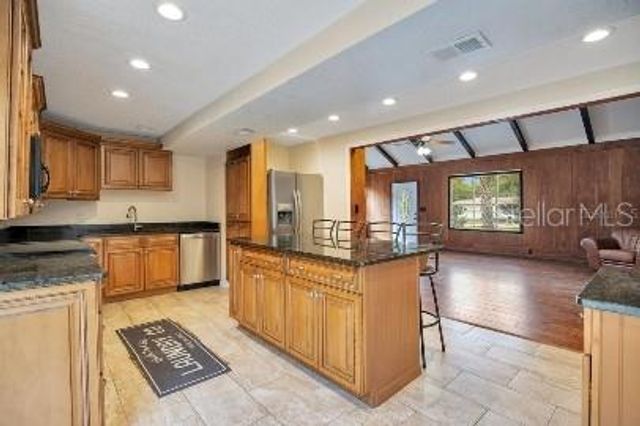 110 W WASHINGTON AVENUE, Deland, FL 32720