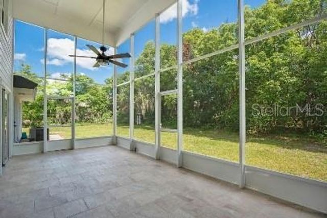 110 W WASHINGTON AVENUE, Deland, FL 32720