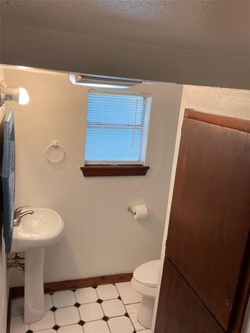 1811 52nd Street, Galveston, TX 77550