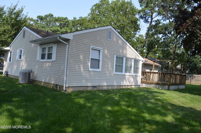 1327 Leguene Avenue, Forked River, NJ 08731