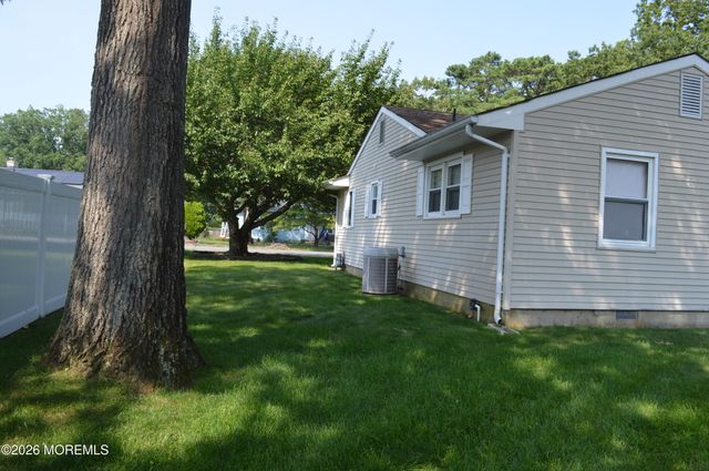 1327 Leguene Avenue, Forked River, NJ 08731