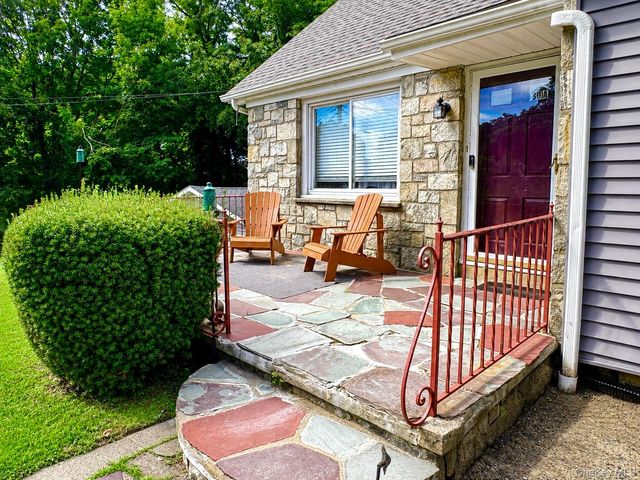 30 Lakeview Terrace, Mahopac, NY 10541
