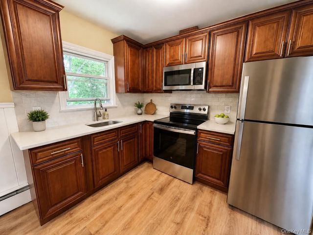 30 Lakeview Terrace, Mahopac, NY 10541