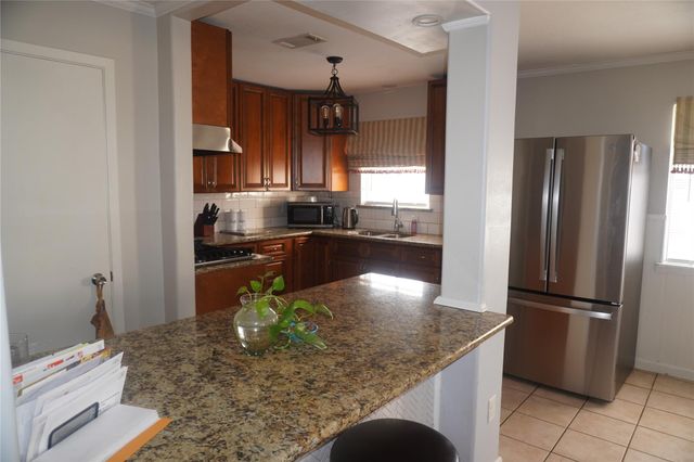 11711 N Nottingham Circle, Houston, TX 77071