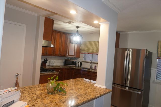 11711 N Nottingham Circle, Houston, TX 77071