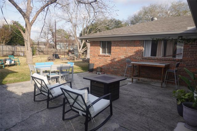 11711 N Nottingham Circle, Houston, TX 77071