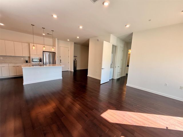 207 W Johanna ST 208, Austin, TX 78704