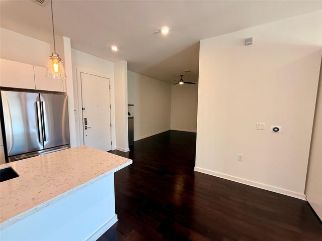 207 W Johanna ST 208, Austin, TX 78704