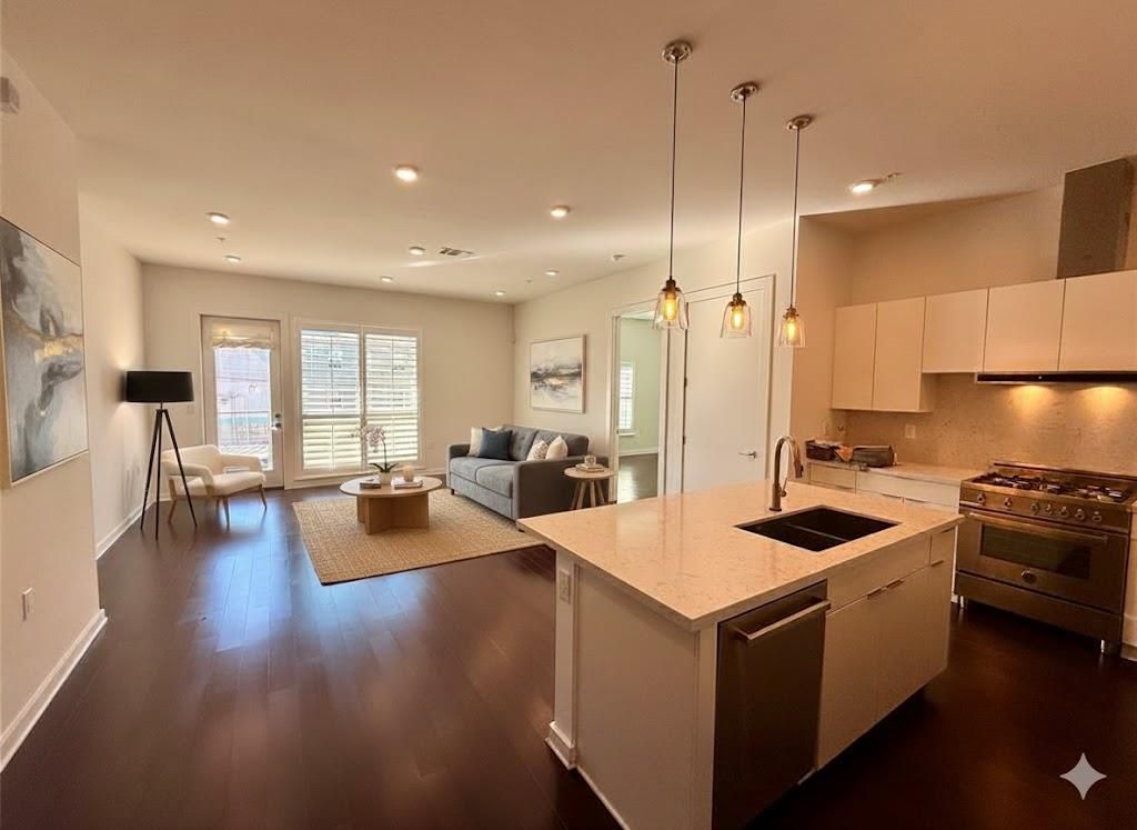 207 W Johanna ST 208, Austin, TX 78704