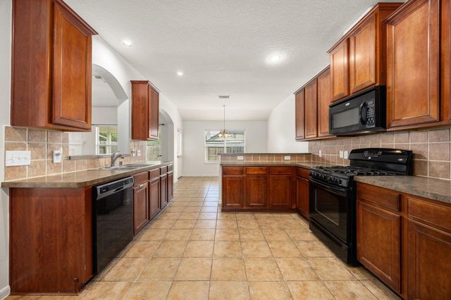 3012 Kings Isle Lane, Dickinson, TX 77539