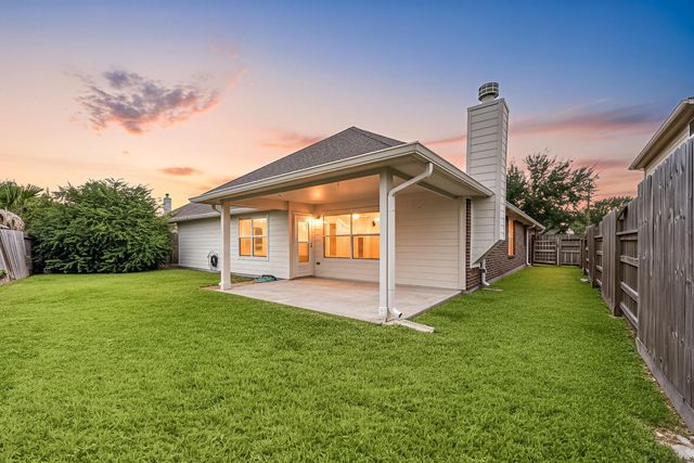 3012 Kings Isle Lane, Dickinson, TX 77539