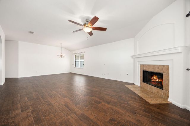 3012 Kings Isle Lane, Dickinson, TX 77539