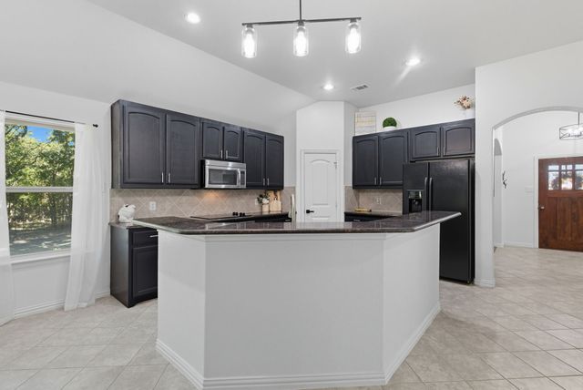 104 Candis Court, Springtown, TX 76082