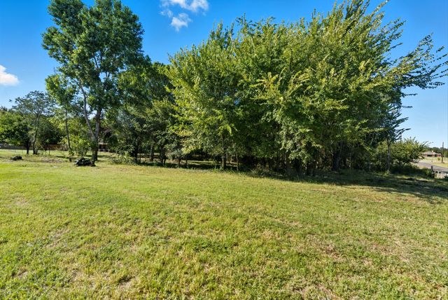 104 Candis Court, Springtown, TX 76082