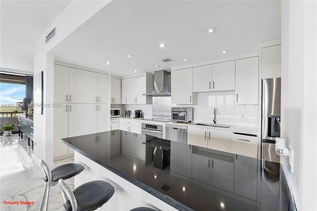2 Grove Isle Drive BPH10, Miami, FL 33133