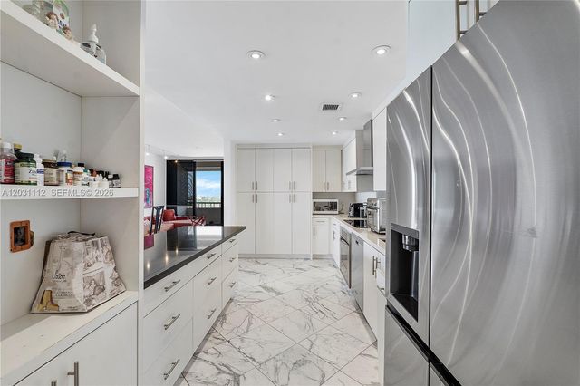 2 Grove Isle Drive BPH10, Miami, FL 33133