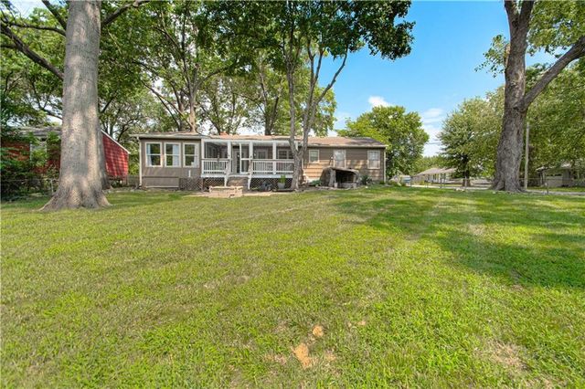 1 W 96TH Terrace, Kansas City, MO 64114