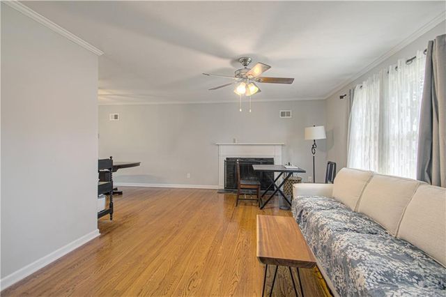 1 W 96TH Terrace, Kansas City, MO 64114