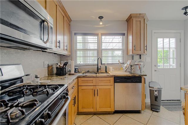 1 W 96TH Terrace, Kansas City, MO 64114