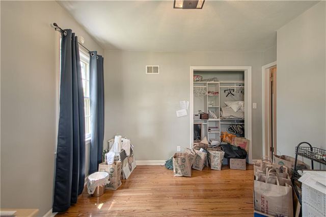 1 W 96TH Terrace, Kansas City, MO 64114