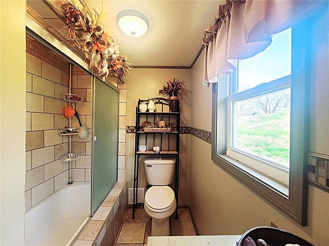 36 Clopper St, Sewickley Twp, PA 15637