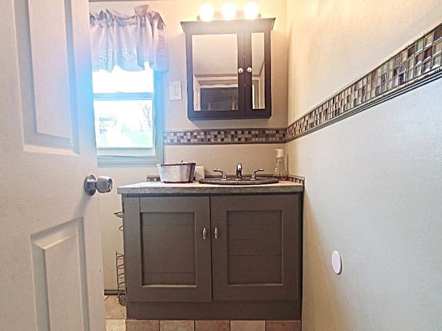36 Clopper St, Sewickley Twp, PA 15637