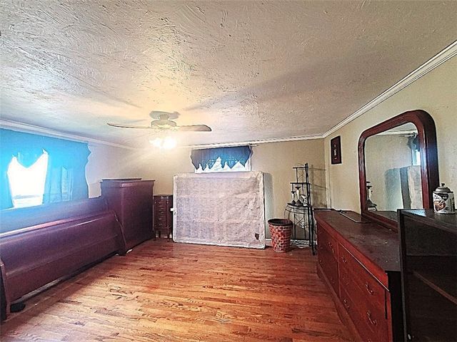 36 Clopper St, Sewickley Twp, PA 15637