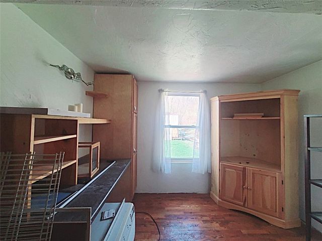 36 Clopper St, Sewickley Twp, PA 15637