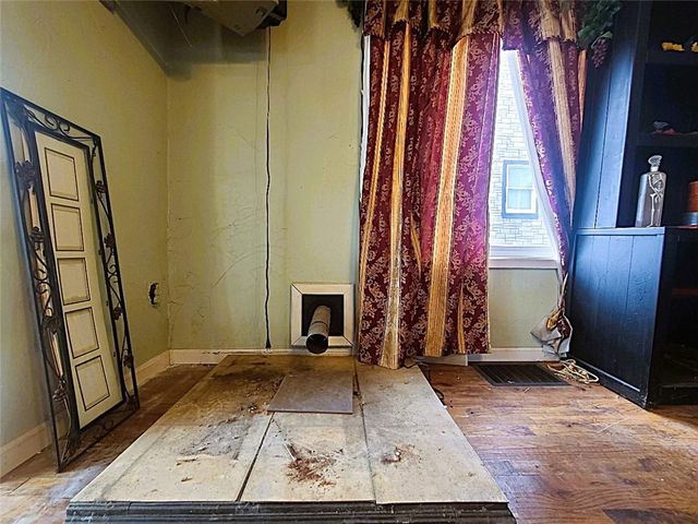 36 Clopper St, Sewickley Twp, PA 15637