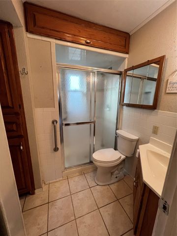 909 Rindie Street, Irving, TX 75060