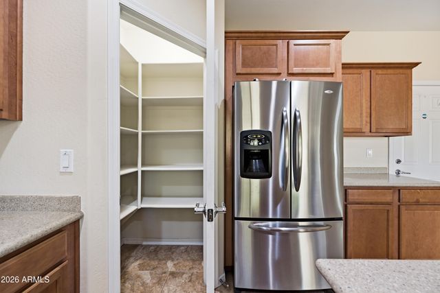 2220 W BEVERLY Lane, Phoenix, AZ 85023