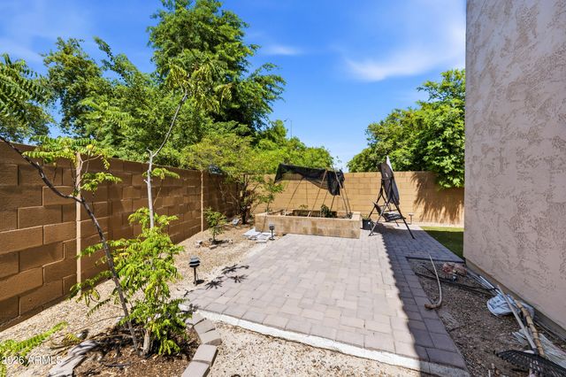 2220 W BEVERLY Lane, Phoenix, AZ 85023