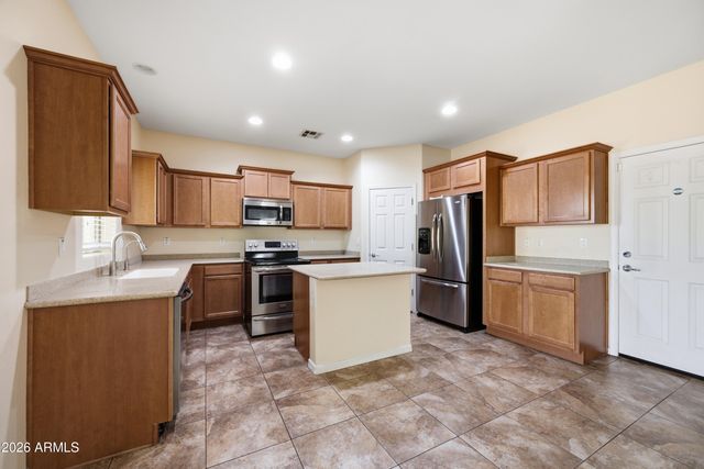 2220 W BEVERLY Lane, Phoenix, AZ 85023