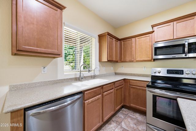 2220 W BEVERLY Lane, Phoenix, AZ 85023