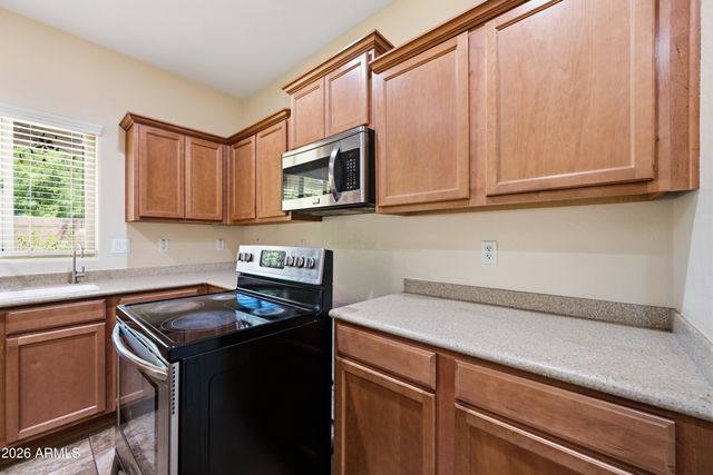 2220 W BEVERLY Lane, Phoenix, AZ 85023