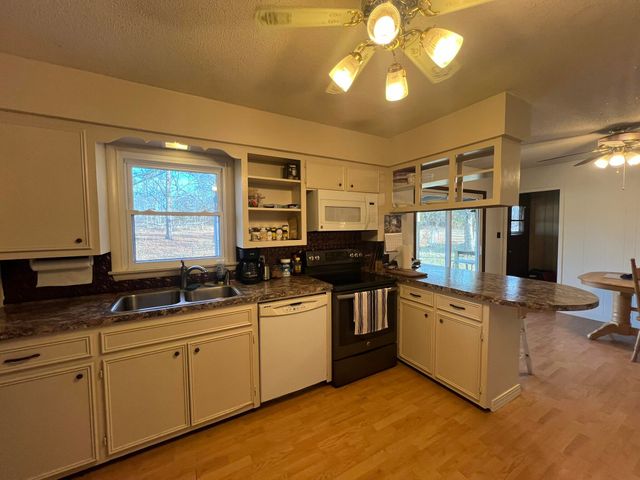 12450 County Road 6810, Moody, MO 65777