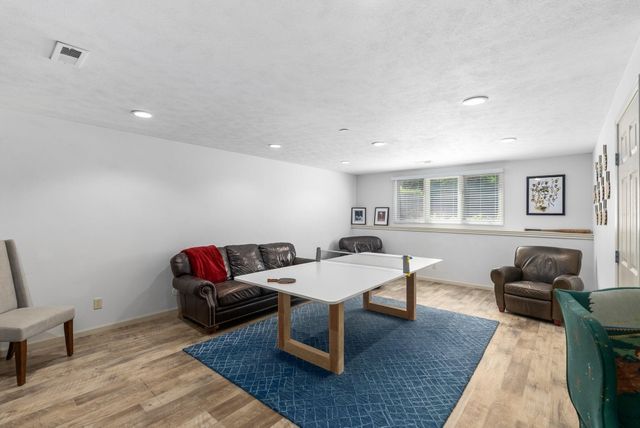 8811 E Churchill Cir, Wichita, KS 67206