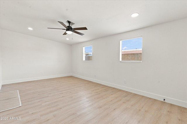 7945 W GREER Avenue, Peoria, AZ 85345