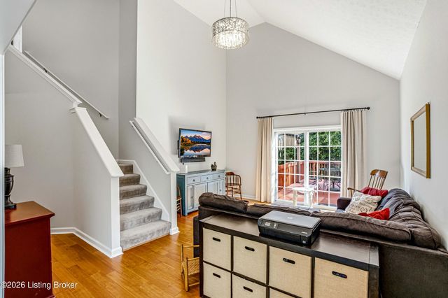 11623 Walnut View Way, Louisville, KY 40299