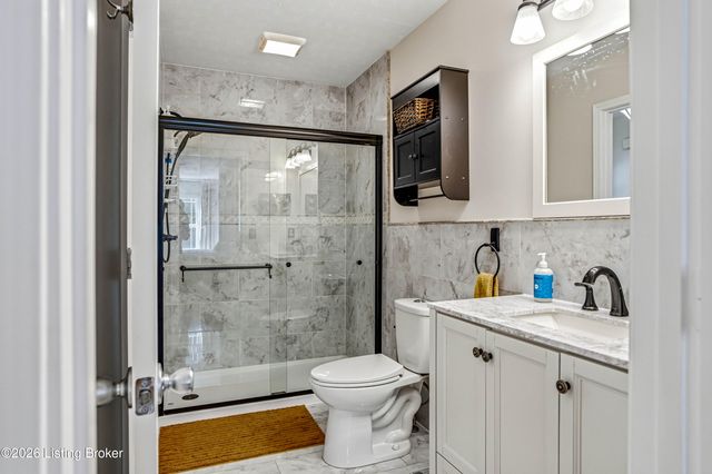11623 Walnut View Way, Louisville, KY 40299