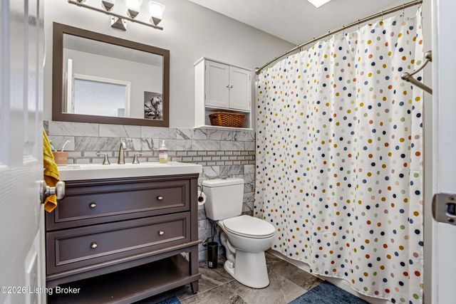 11623 Walnut View Way, Louisville, KY 40299