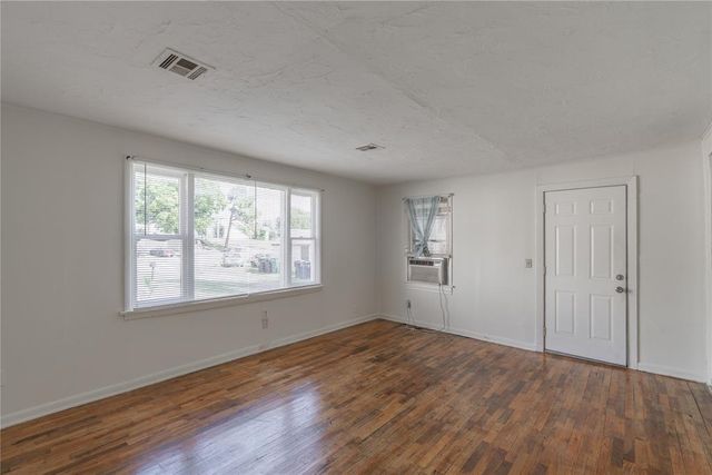 3004 Pioneer Avenue, Oklahoma City, OK 73107