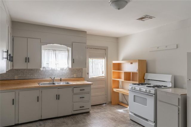 3004 Pioneer Avenue, Oklahoma City, OK 73107