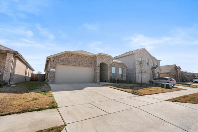 16032 Farringdon Street, Fort Worth, TX 76247